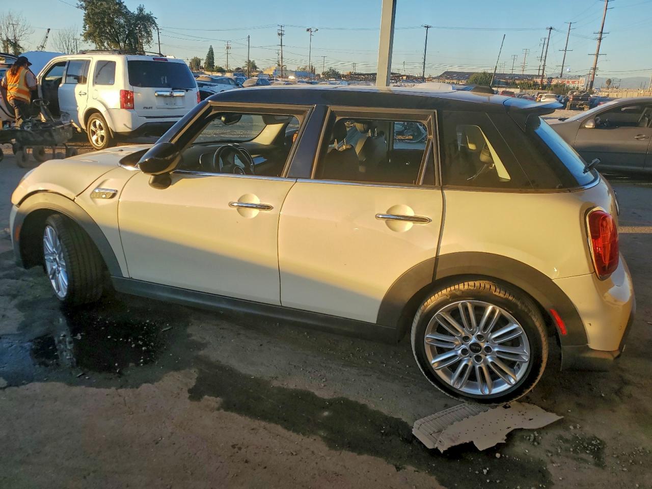2023 MINI COOPER S photo 2