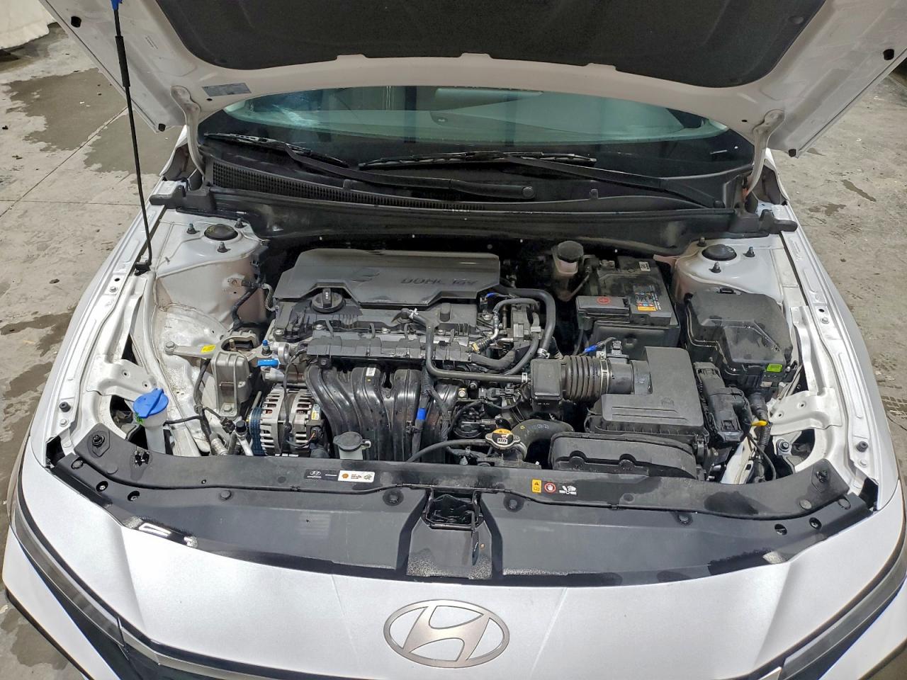 2025 HYUNDAI ELANTRA SEL photo 11