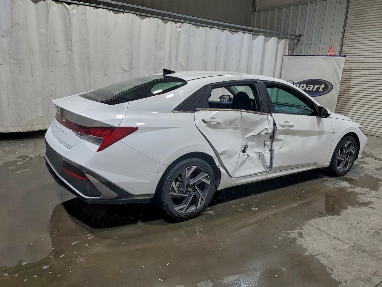 2025 HYUNDAI ELANTRA SEL photo 3
