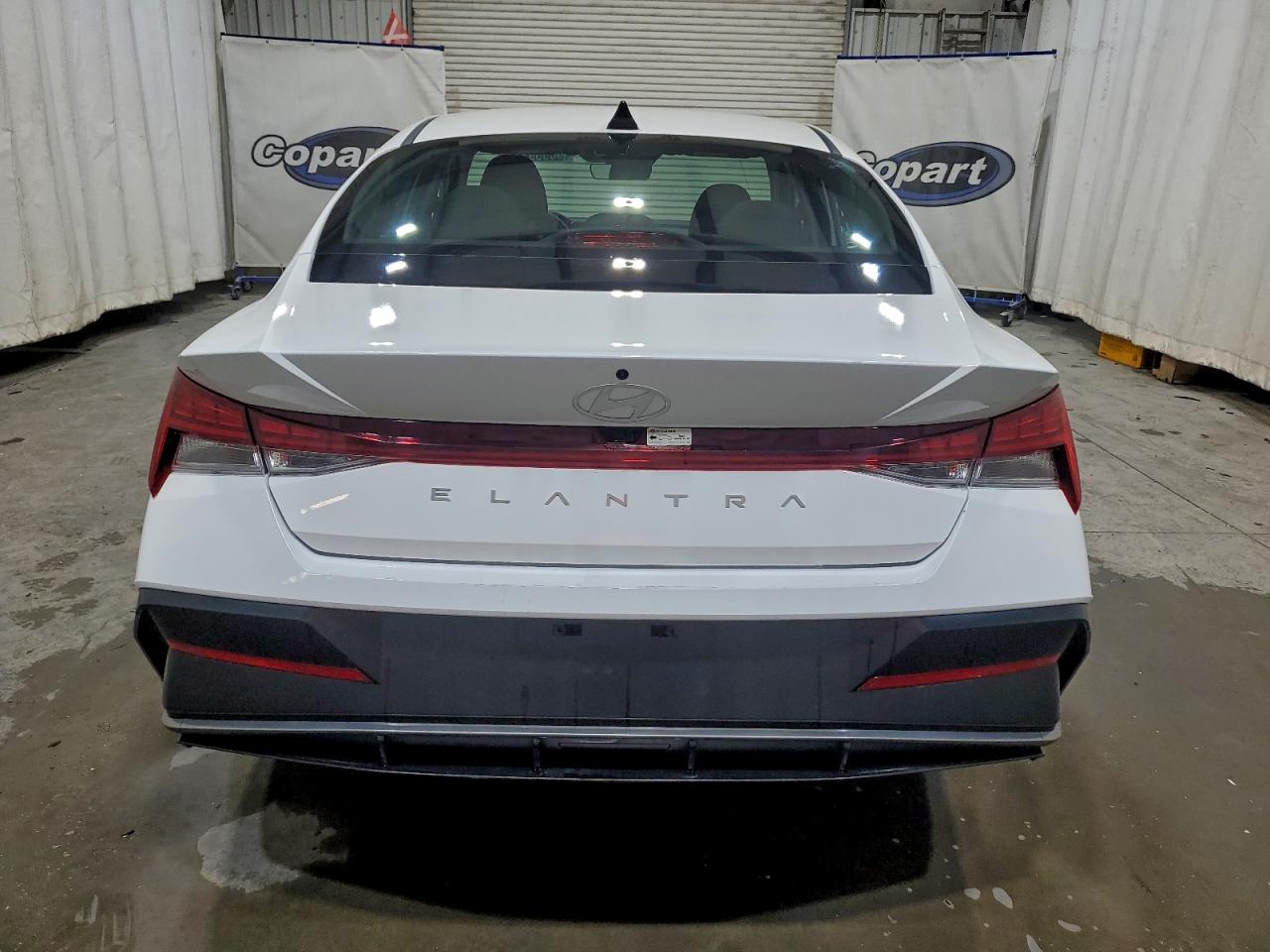 2025 HYUNDAI ELANTRA SEL photo 6