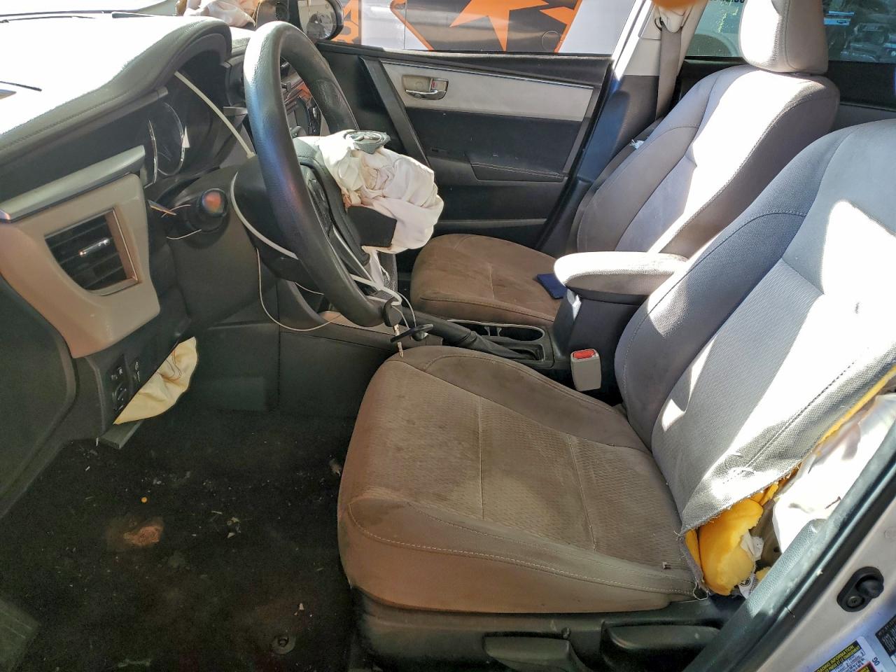 2015 TOYOTA COROLLA L photo 7