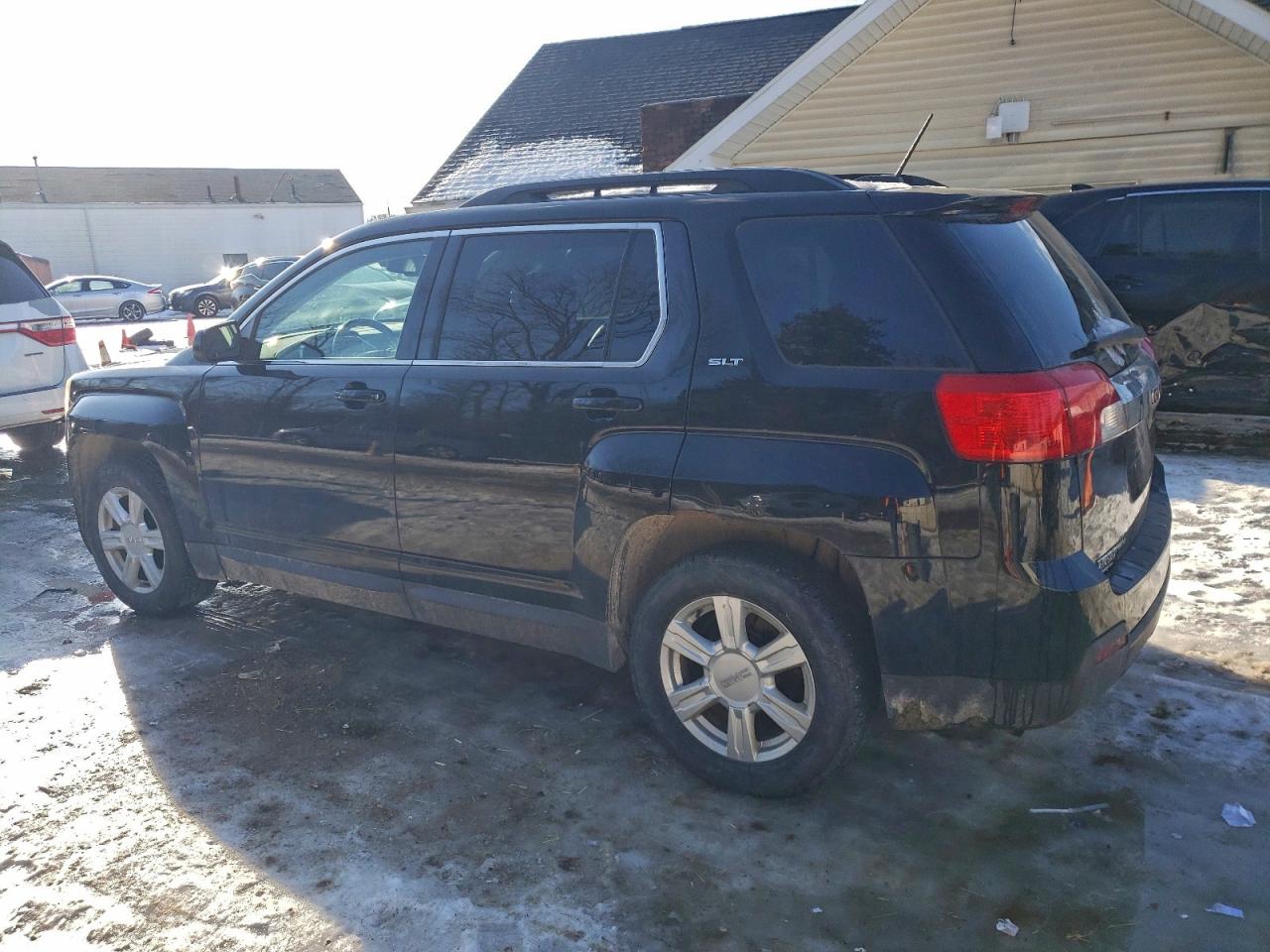 2015 GMC TERRAIN SLT photo 2
