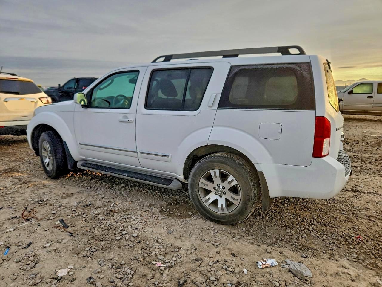 2011 NISSAN PATHFINDER S photo 2