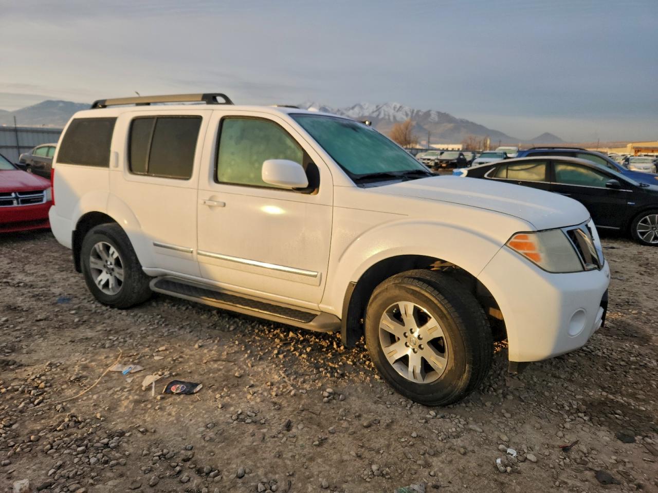 2011 NISSAN PATHFINDER S photo 4