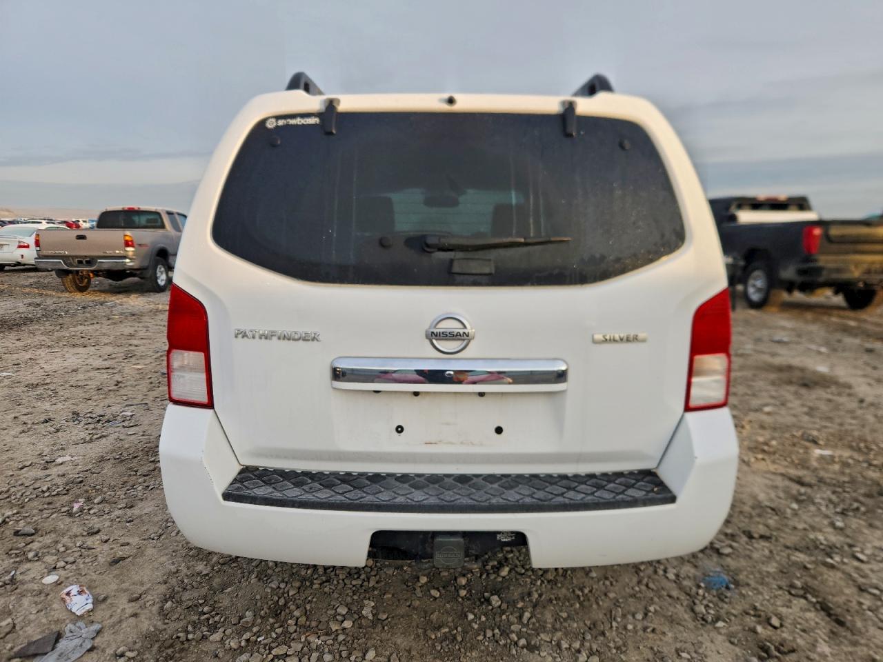 2011 NISSAN PATHFINDER S photo 6