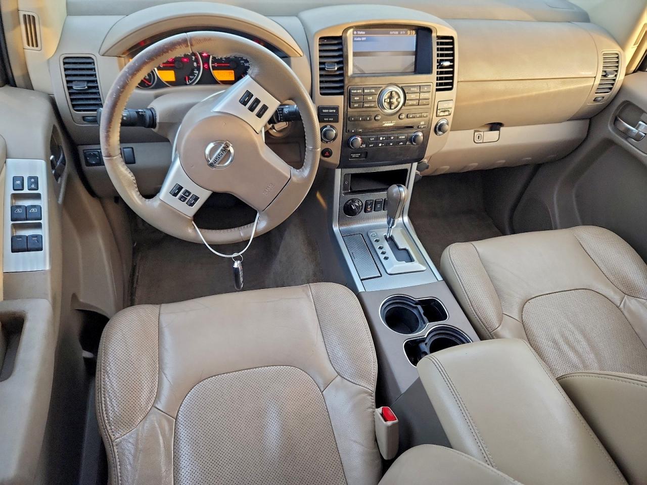 2011 NISSAN PATHFINDER S photo 8