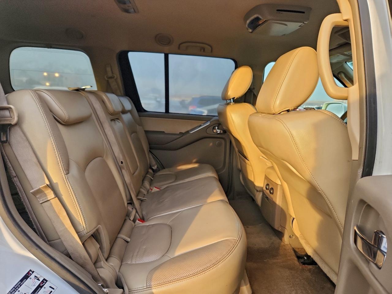2011 NISSAN PATHFINDER S photo 10