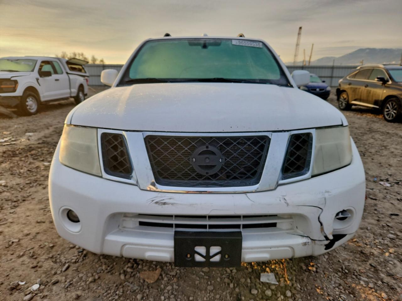 2011 NISSAN PATHFINDER S photo 5
