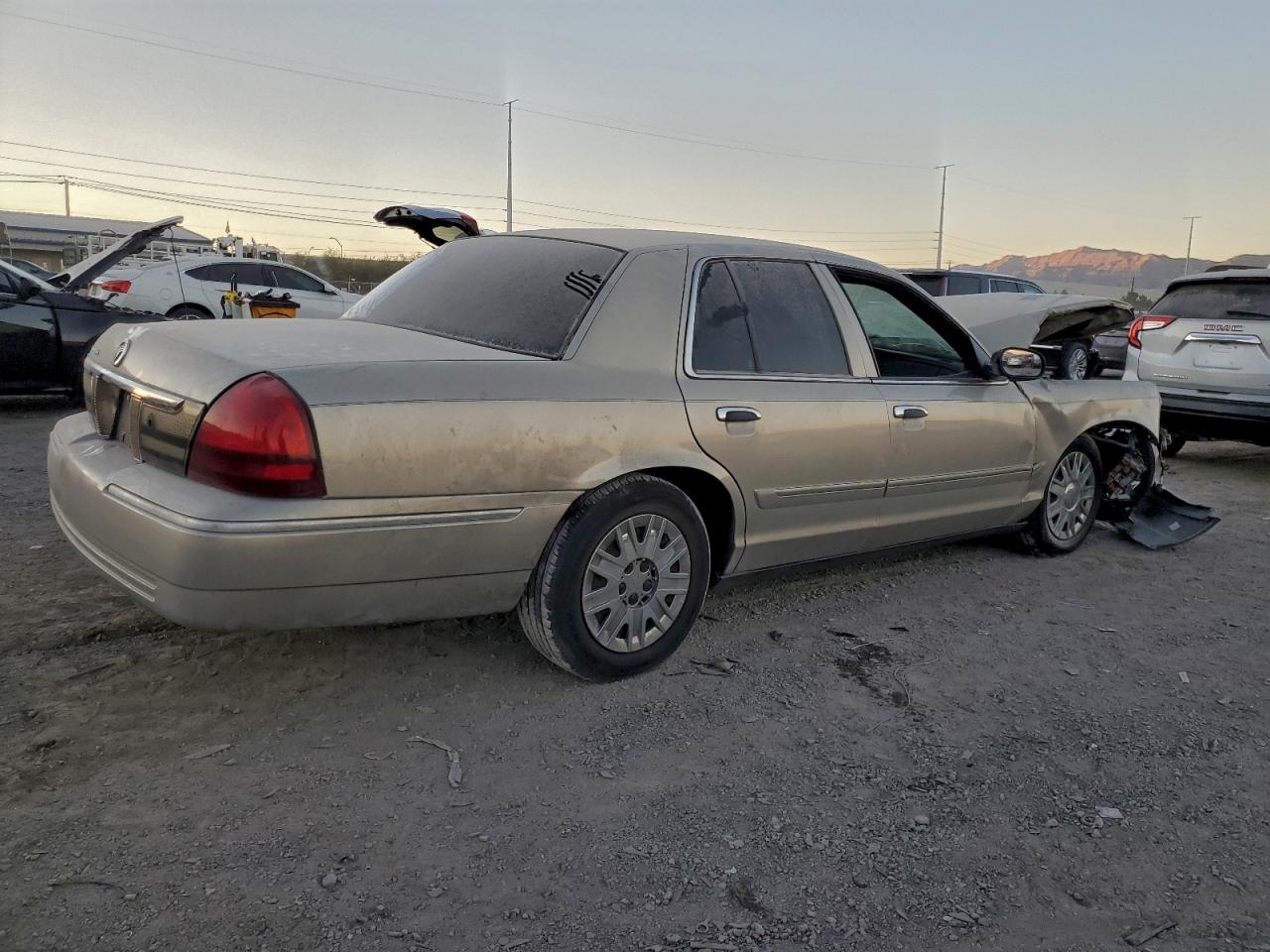 2007 MERCURY GRAND MARQUIS GS photo 3