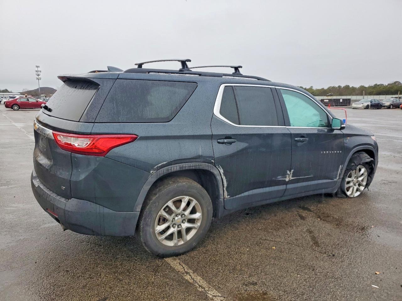 2020 CHEVROLET TRAVERSE LT photo 3