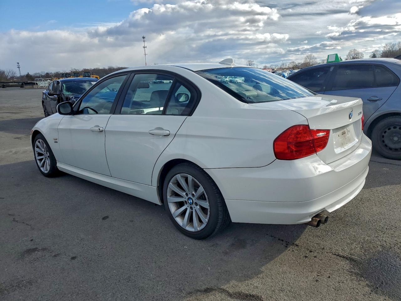 2011 BMW 328 XI SULEV photo 2