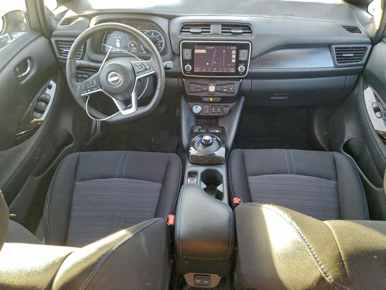 2025 NISSAN LEAF SV PLUS photo 8