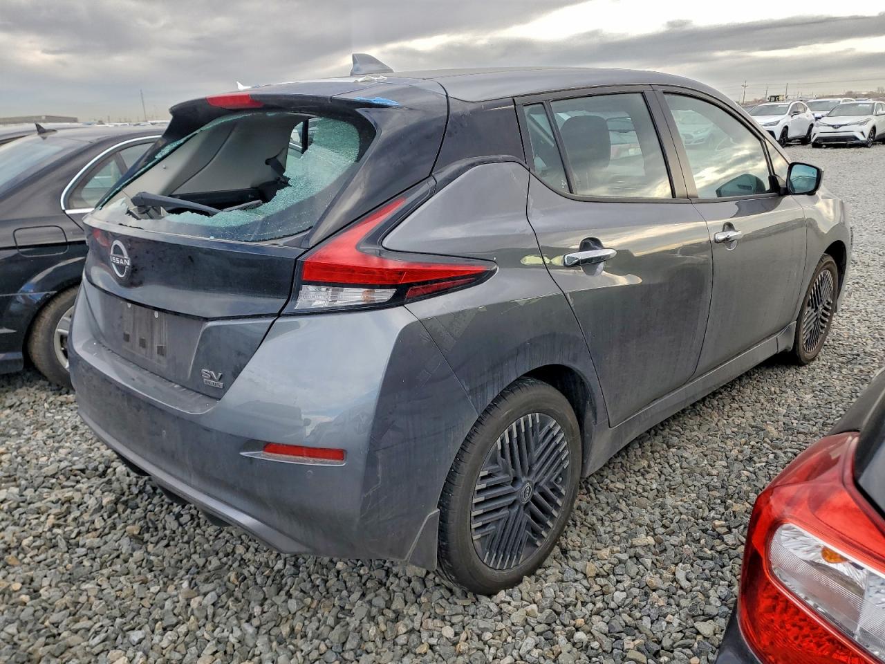 2025 NISSAN LEAF SV PLUS photo 3