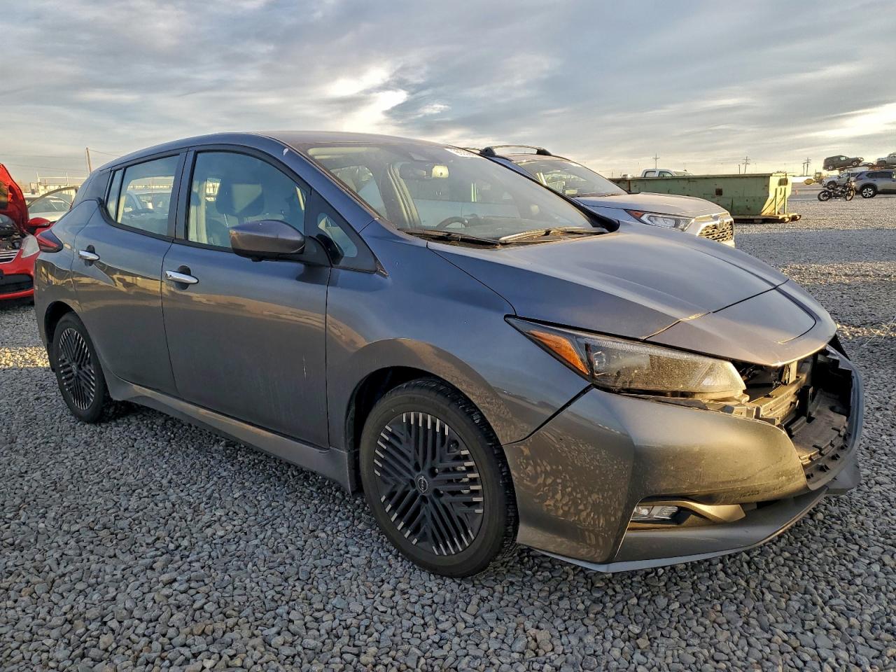 2025 NISSAN LEAF SV PLUS photo 4