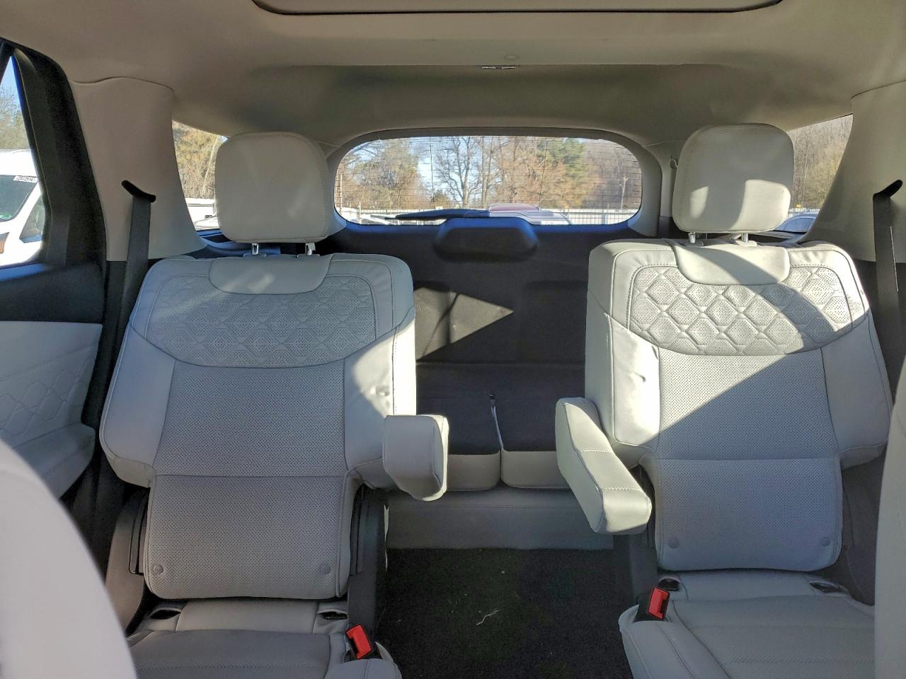 2025 FORD EXPLORER PLATINUM photo 10
