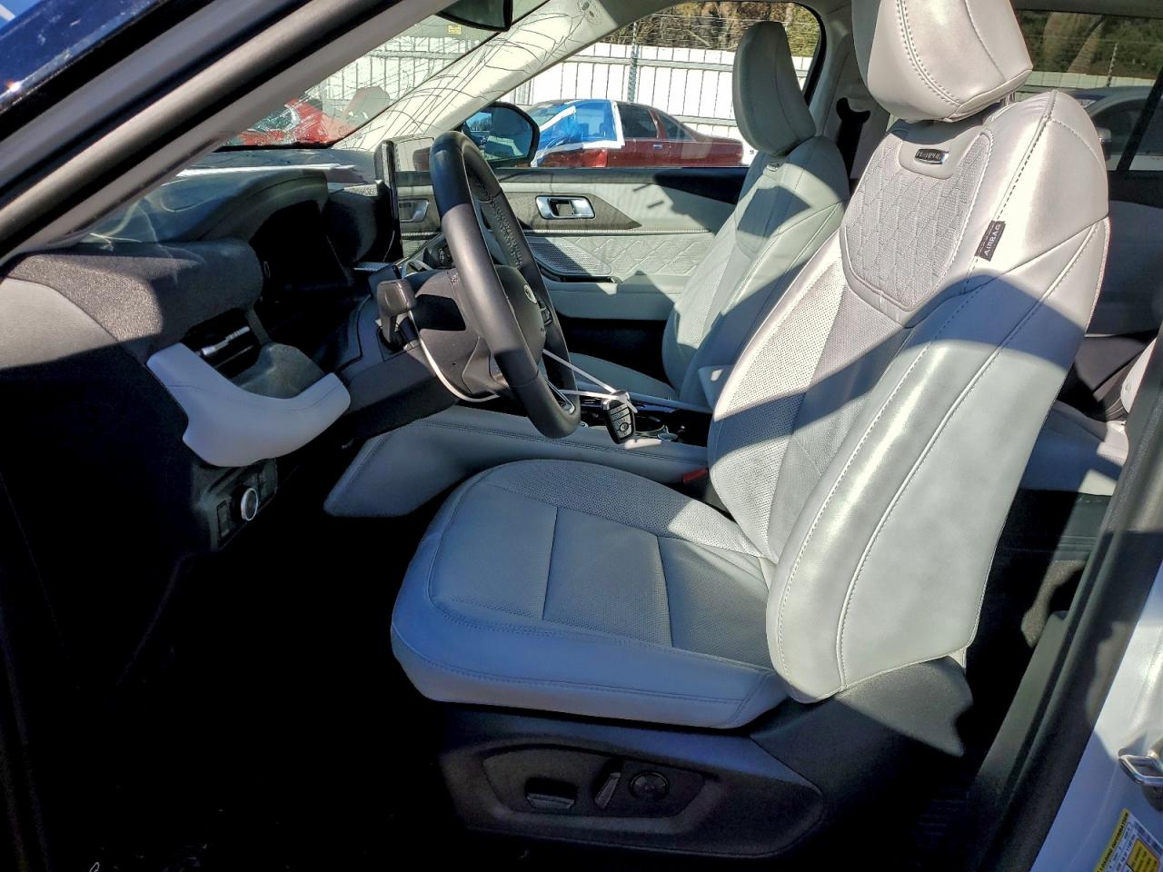 2025 FORD EXPLORER PLATINUM photo 7