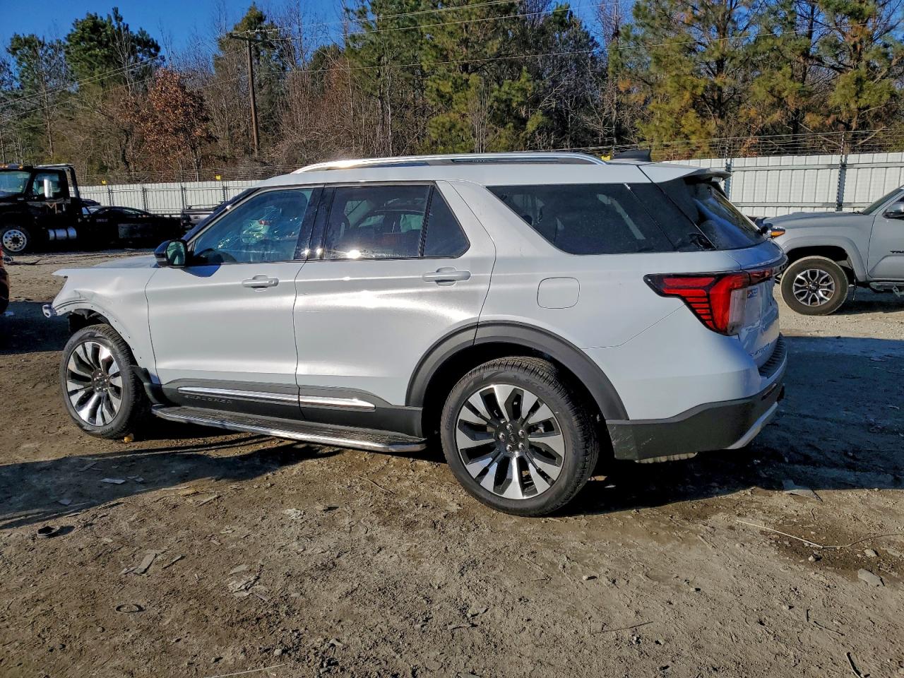 2025 FORD EXPLORER PLATINUM photo 2
