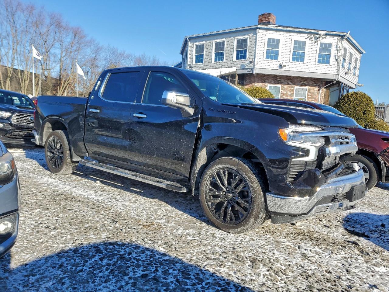 2025 CHEVROLET SILVERADO K1500 LTZ photo 4