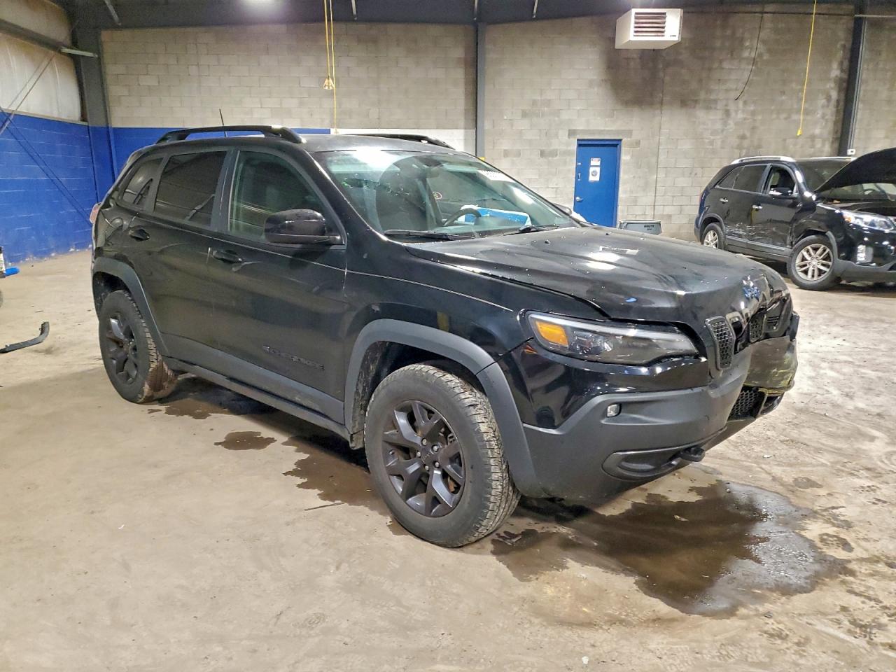 2019 JEEP CHEROKEE LATITUDE photo 4