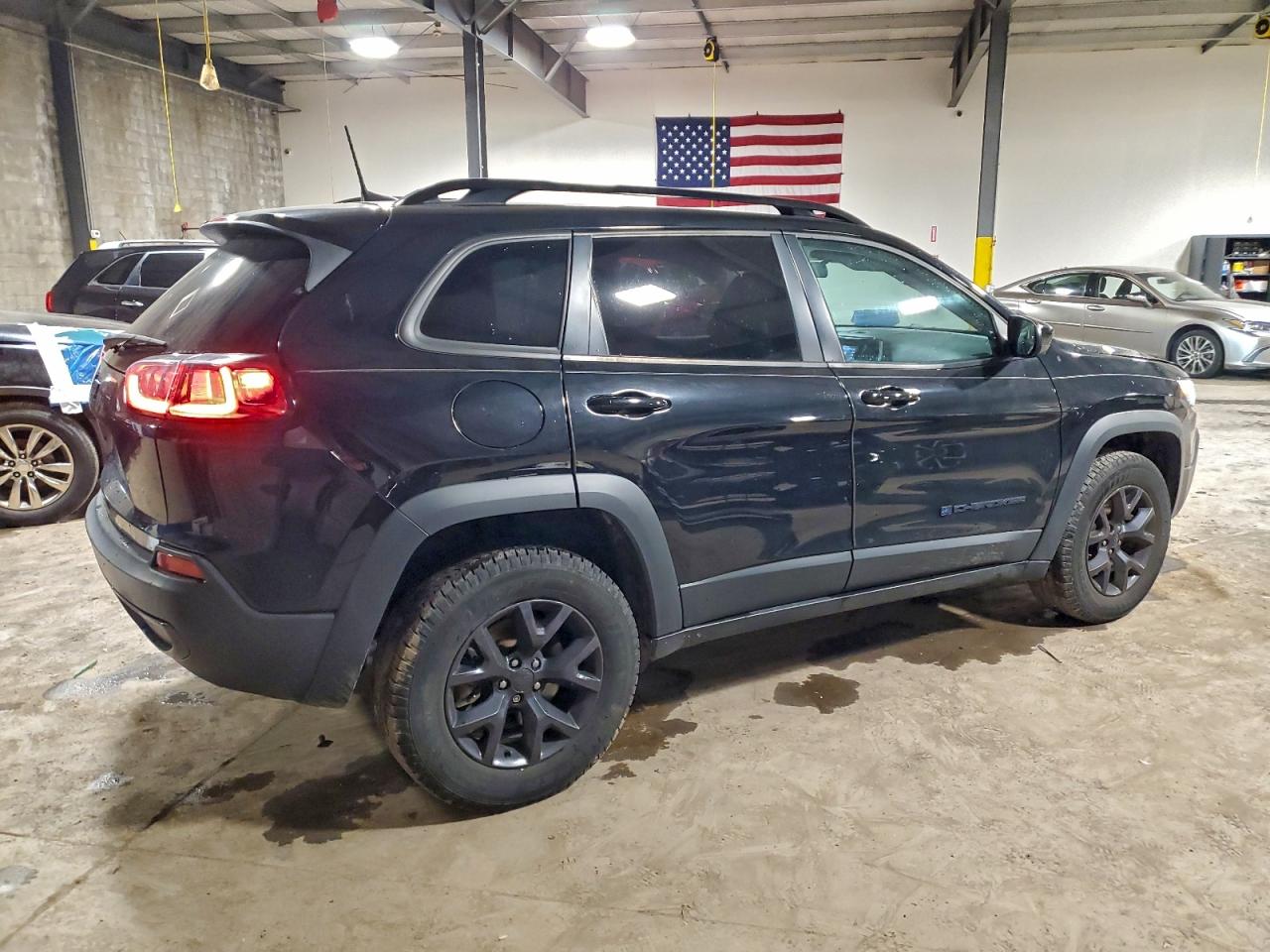 2019 JEEP CHEROKEE LATITUDE photo 3
