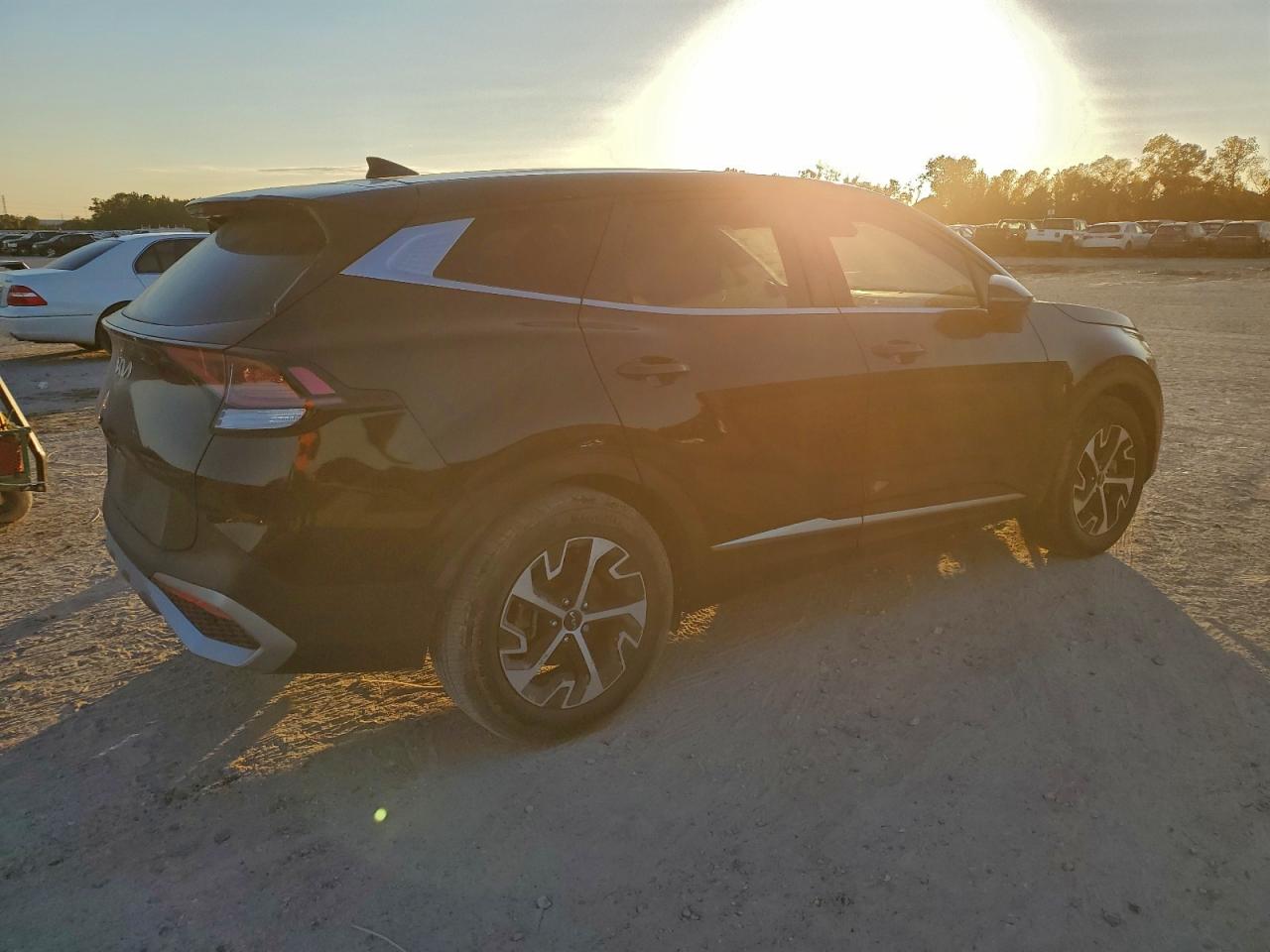 2023 KIA SPORTAGE EX photo 3