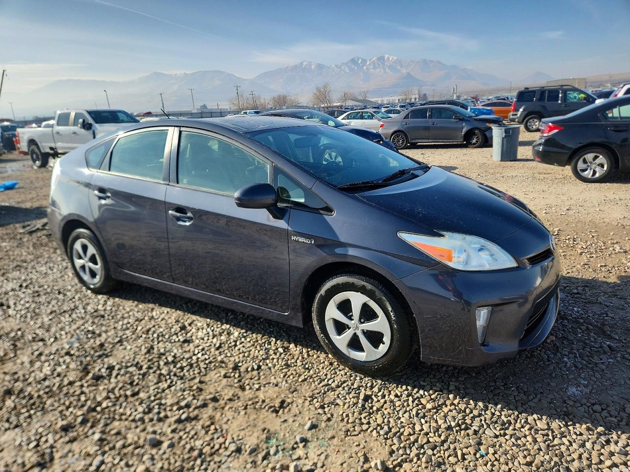 2013 TOYOTA PRIUS photo 4