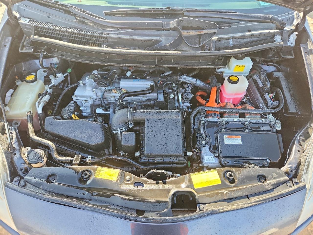 2013 TOYOTA PRIUS photo 11