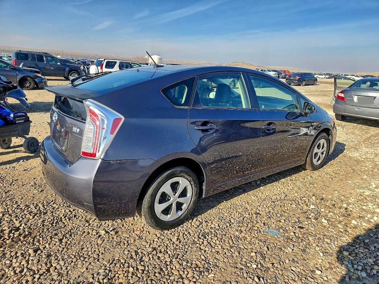 2013 TOYOTA PRIUS photo 3