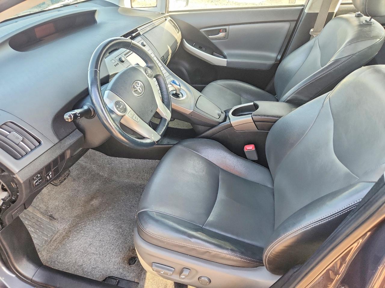 2013 TOYOTA PRIUS photo 7