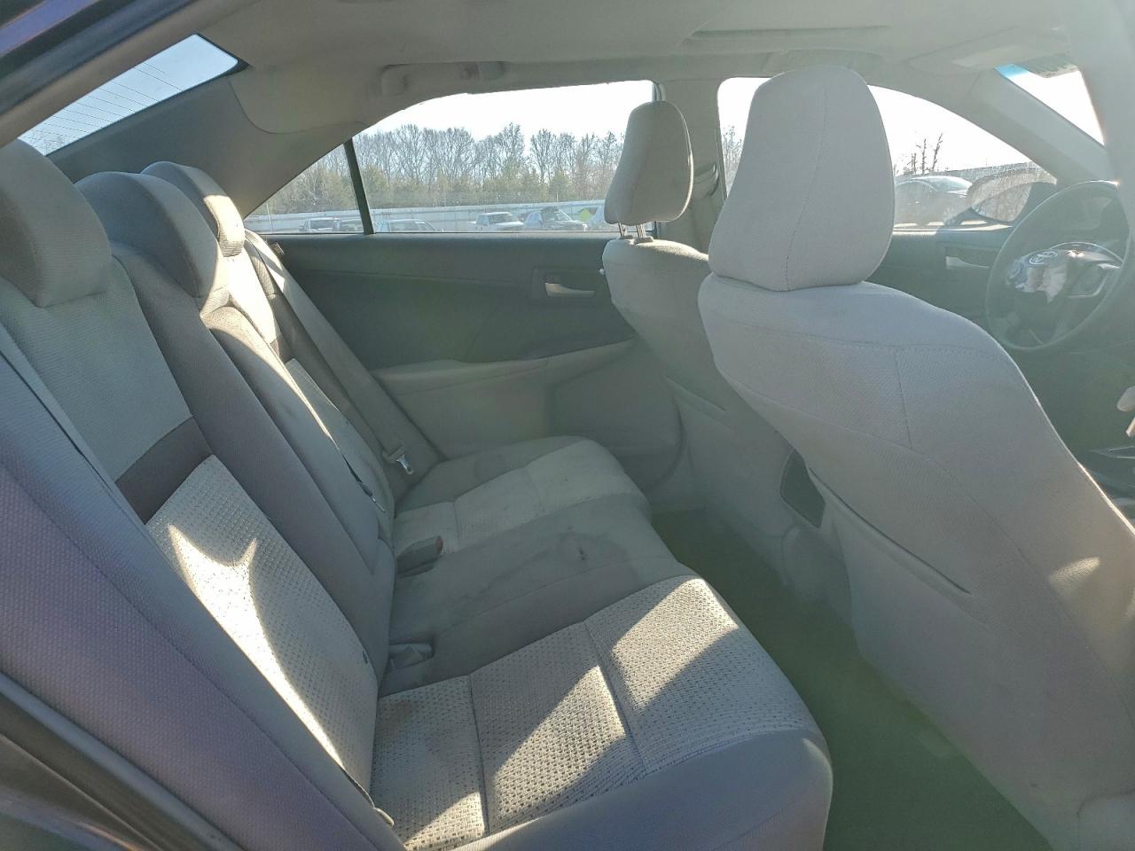 2014 TOYOTA CAMRY L photo 10