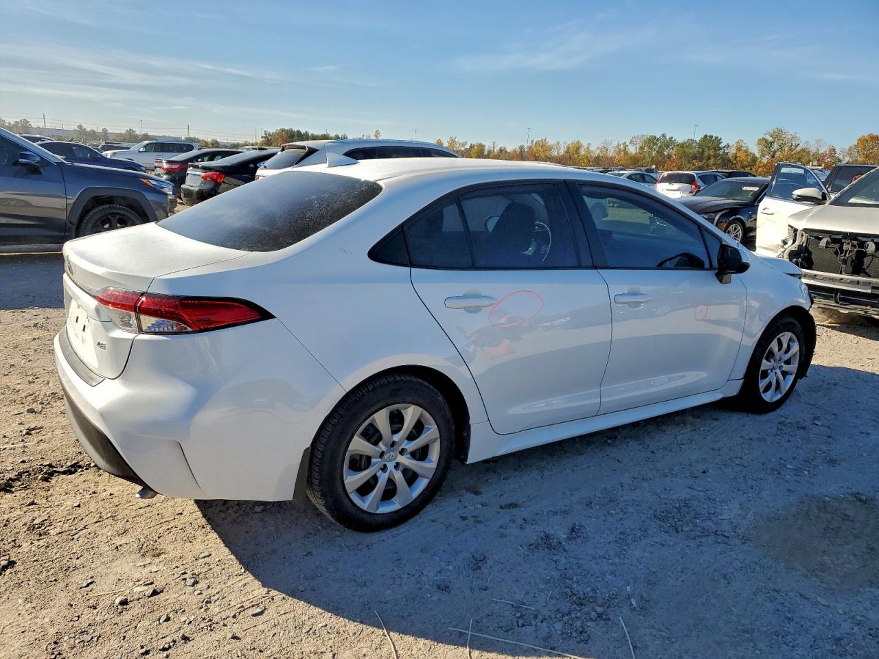 2025 TOYOTA COROLLA LE photo 3