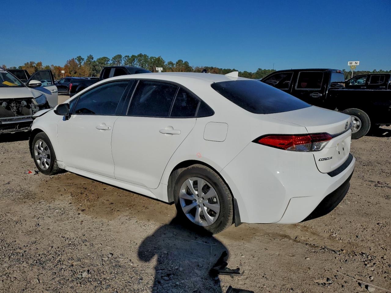2025 TOYOTA COROLLA LE photo 2