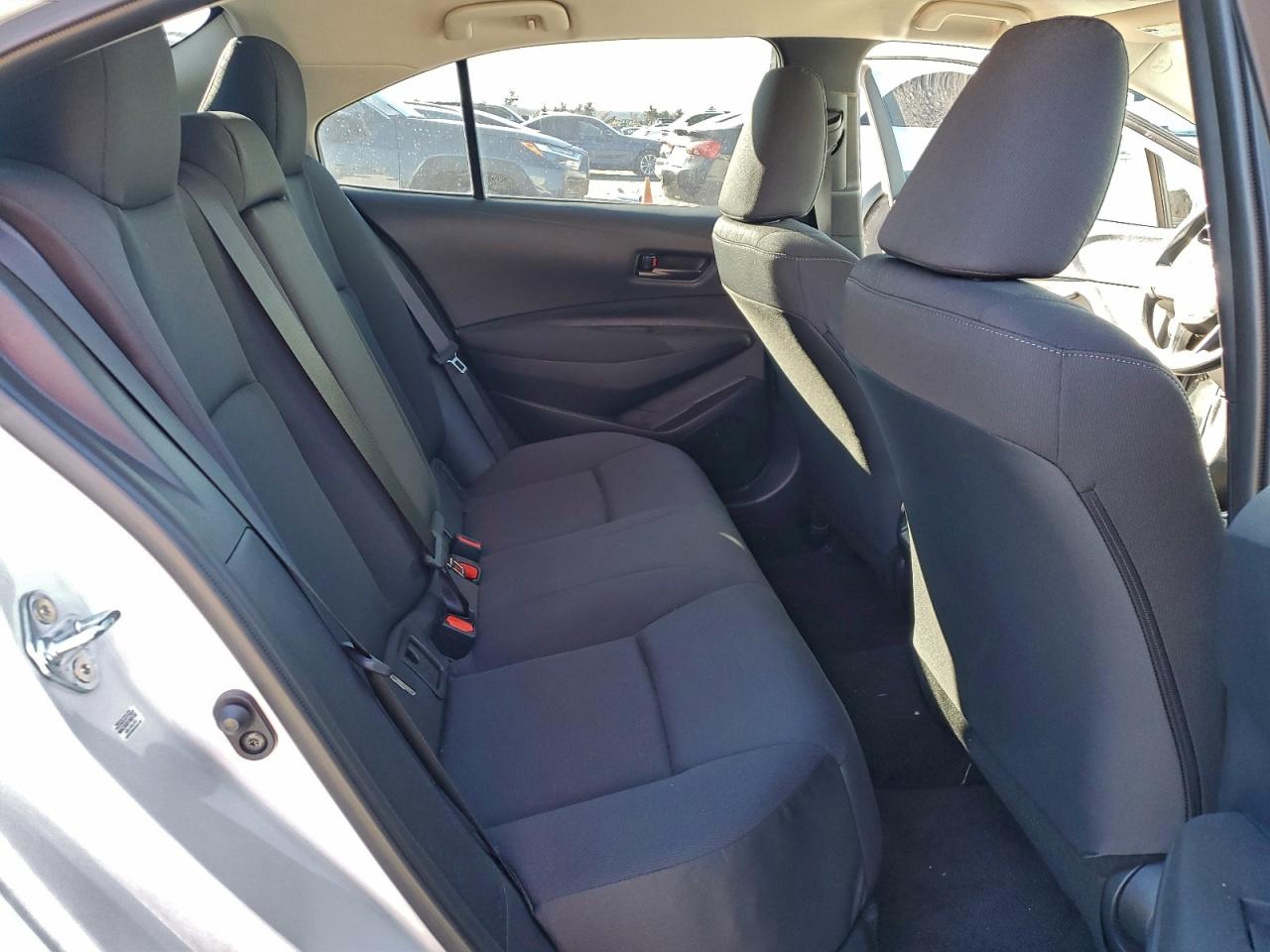 2025 TOYOTA COROLLA LE photo 10