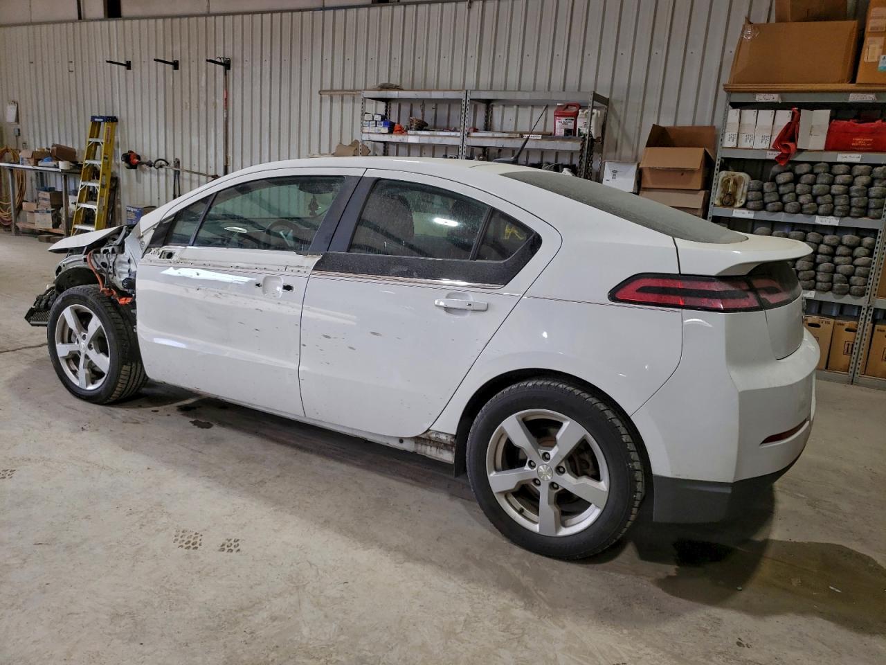 2013 CHEVROLET VOLT photo 2