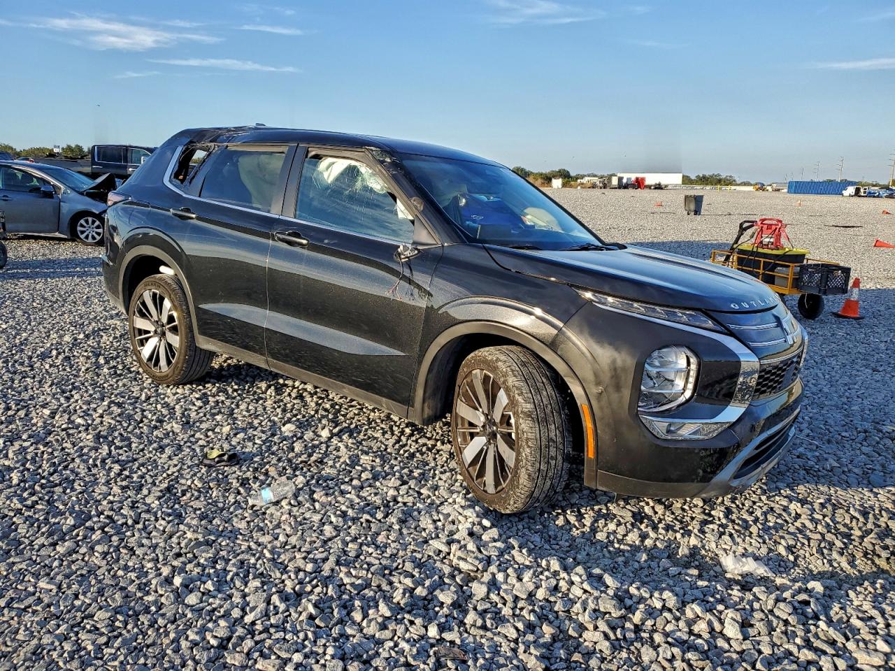 2025 MITSUBISHI OUTLANDER SE photo 4