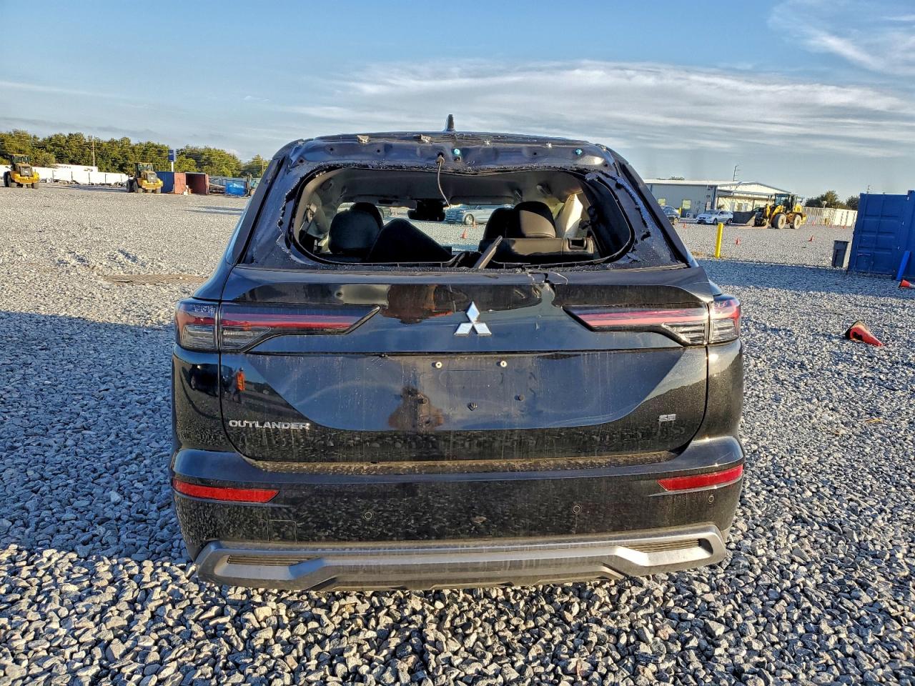 2025 MITSUBISHI OUTLANDER SE photo 6