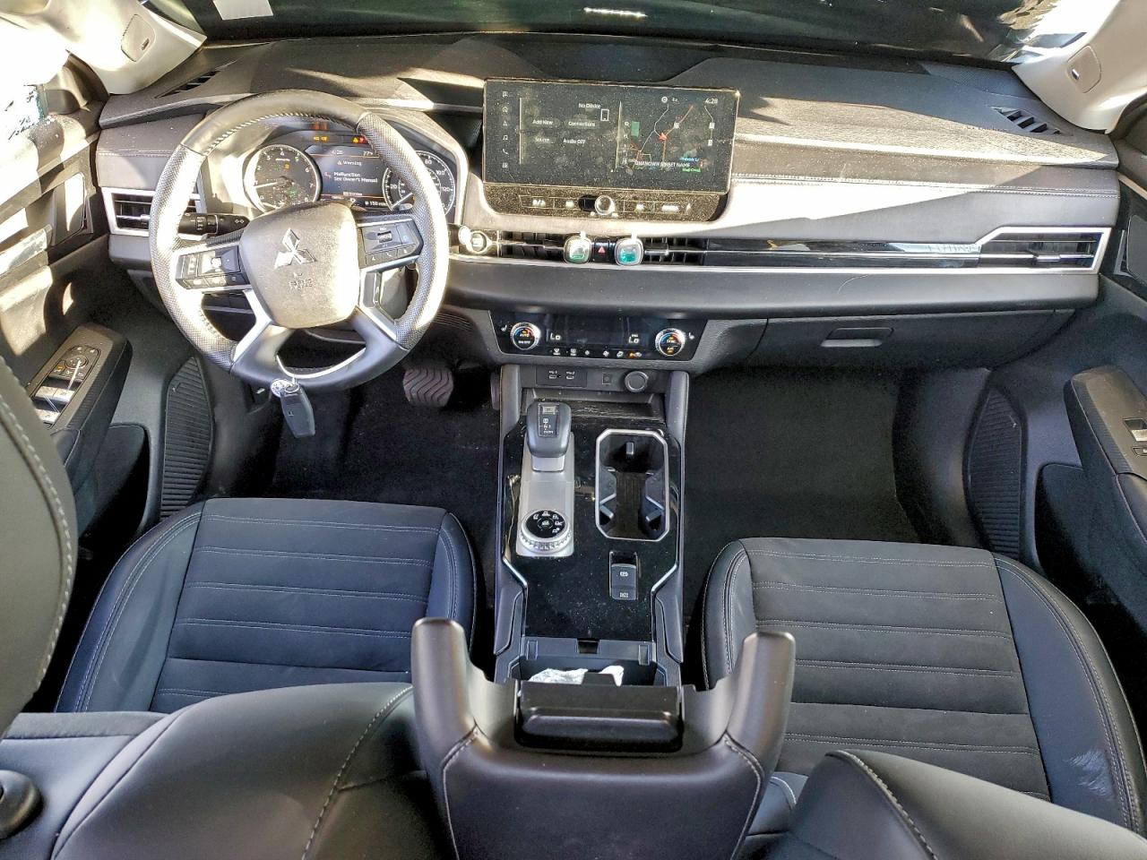 2025 MITSUBISHI OUTLANDER SE photo 8