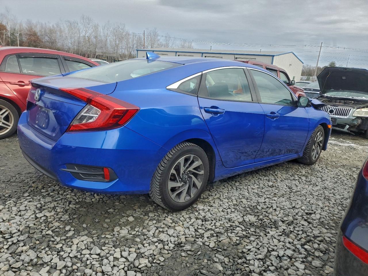 2017 HONDA CIVIC EX photo 3