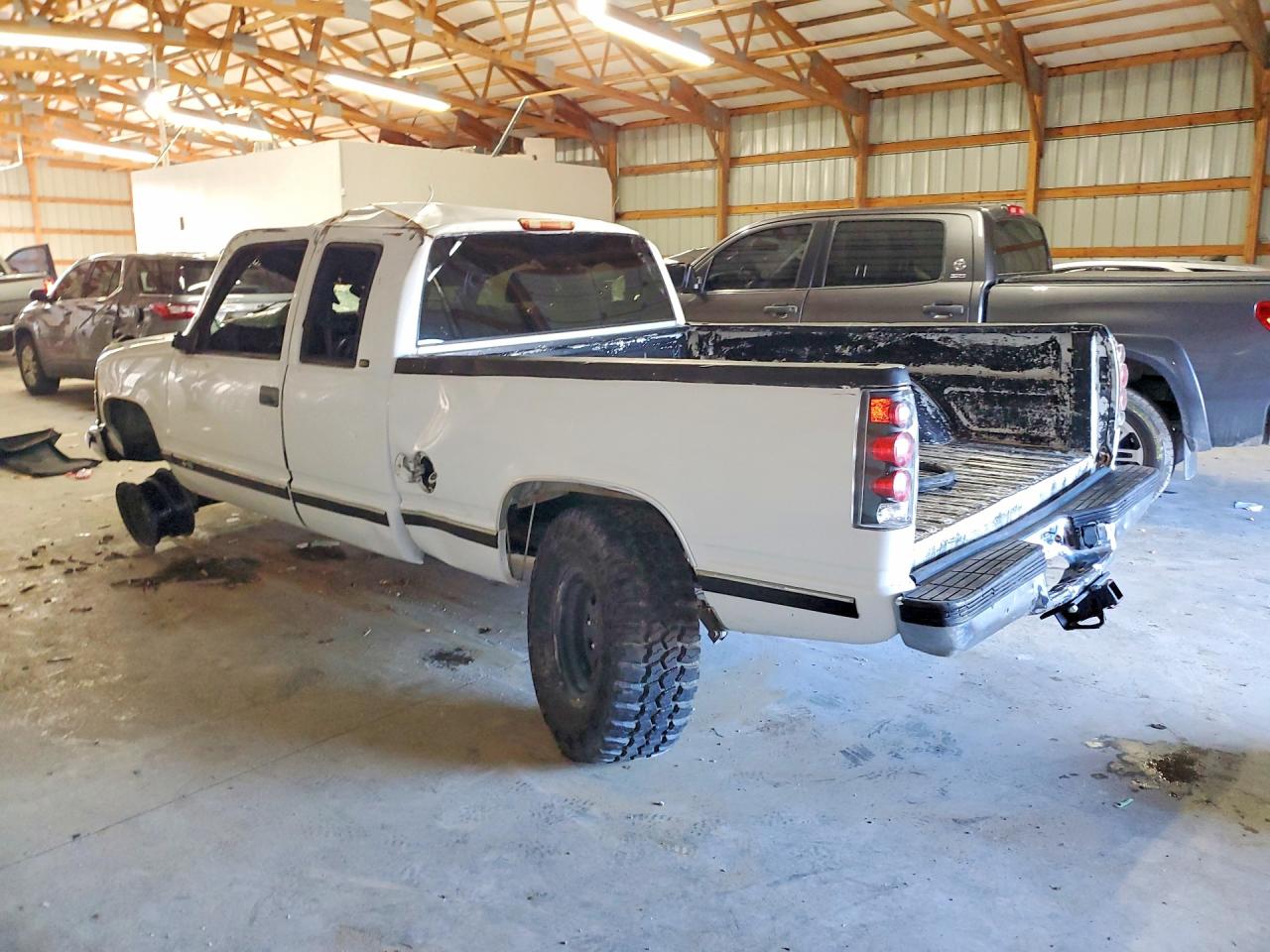 1998 CHEVROLET GMT-400 C1500 photo 2