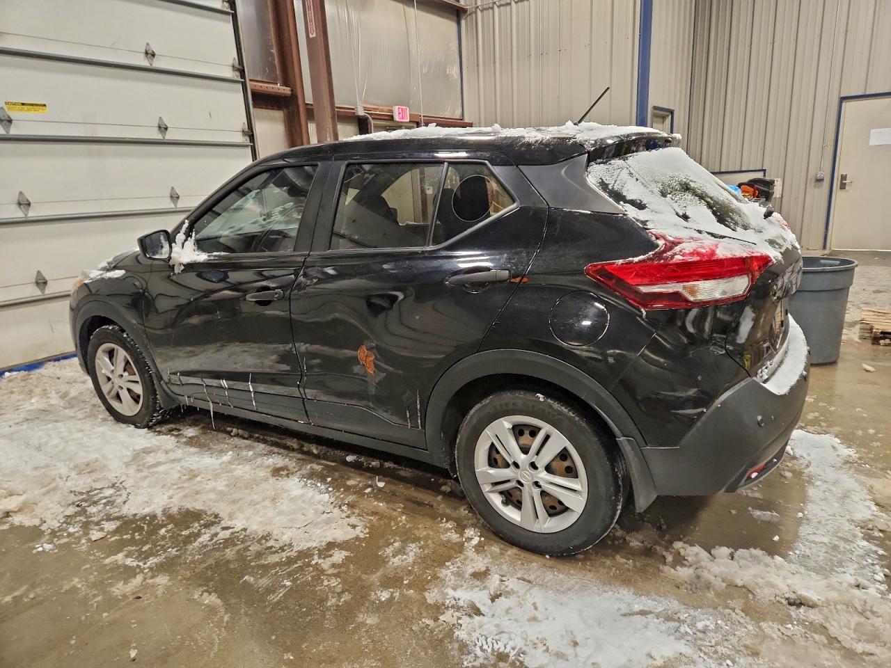 2020 NISSAN KICKS S photo 2