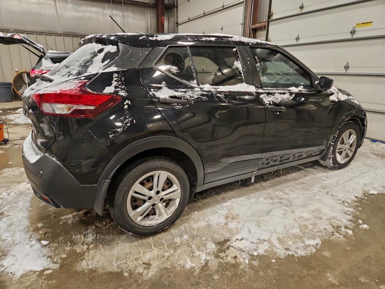 2020 NISSAN KICKS S photo 3