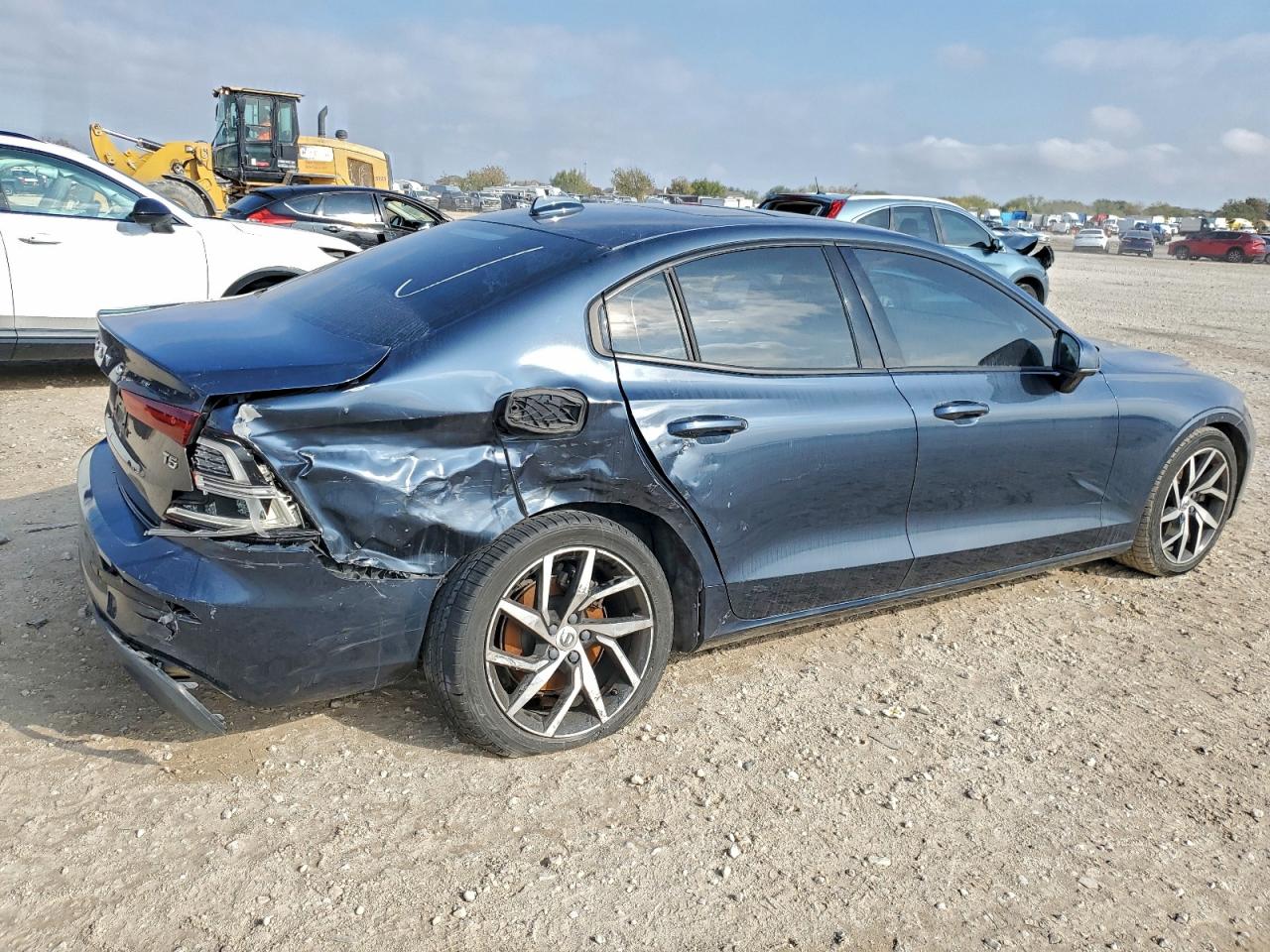 2020 VOLVO S60 T5 MOMENTUM photo 3