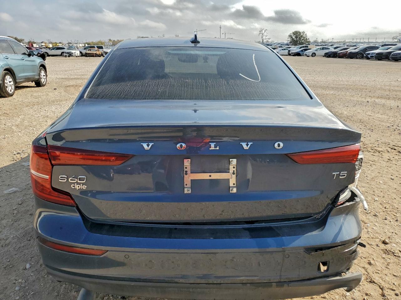 2020 VOLVO S60 T5 MOMENTUM photo 6