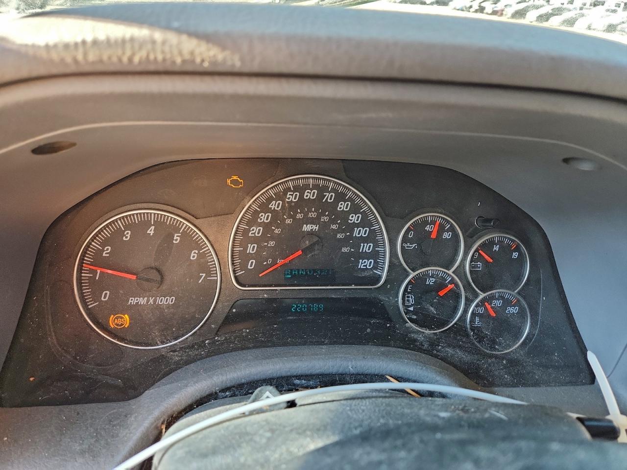 2005 GMC ENVOY photo 9