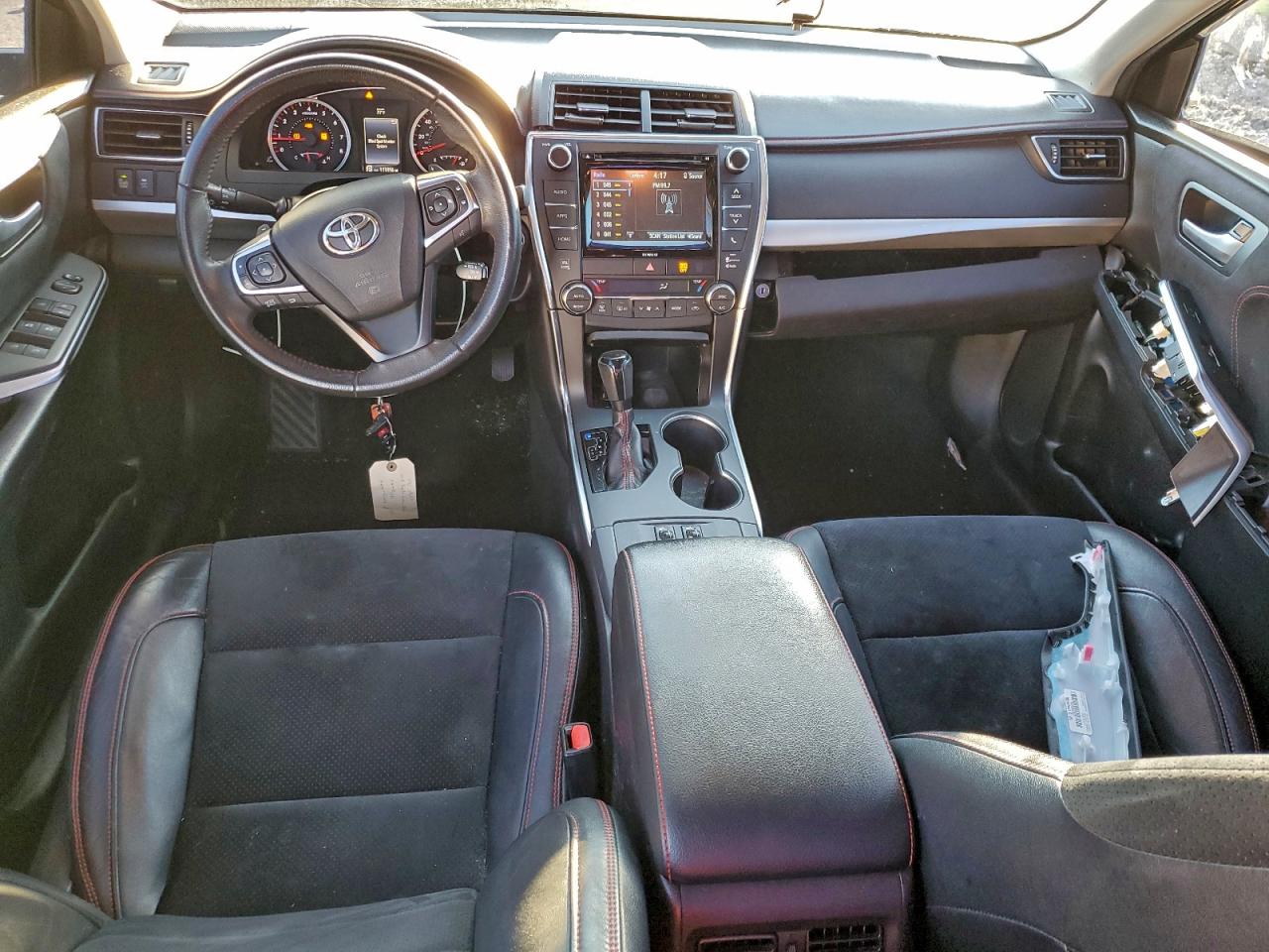 2017 TOYOTA CAMRY LE photo 8