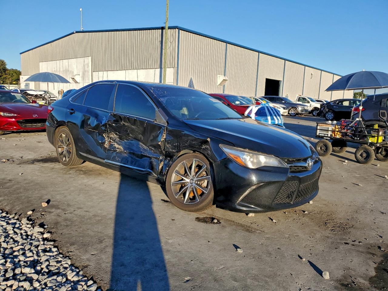 2017 TOYOTA CAMRY LE photo 4