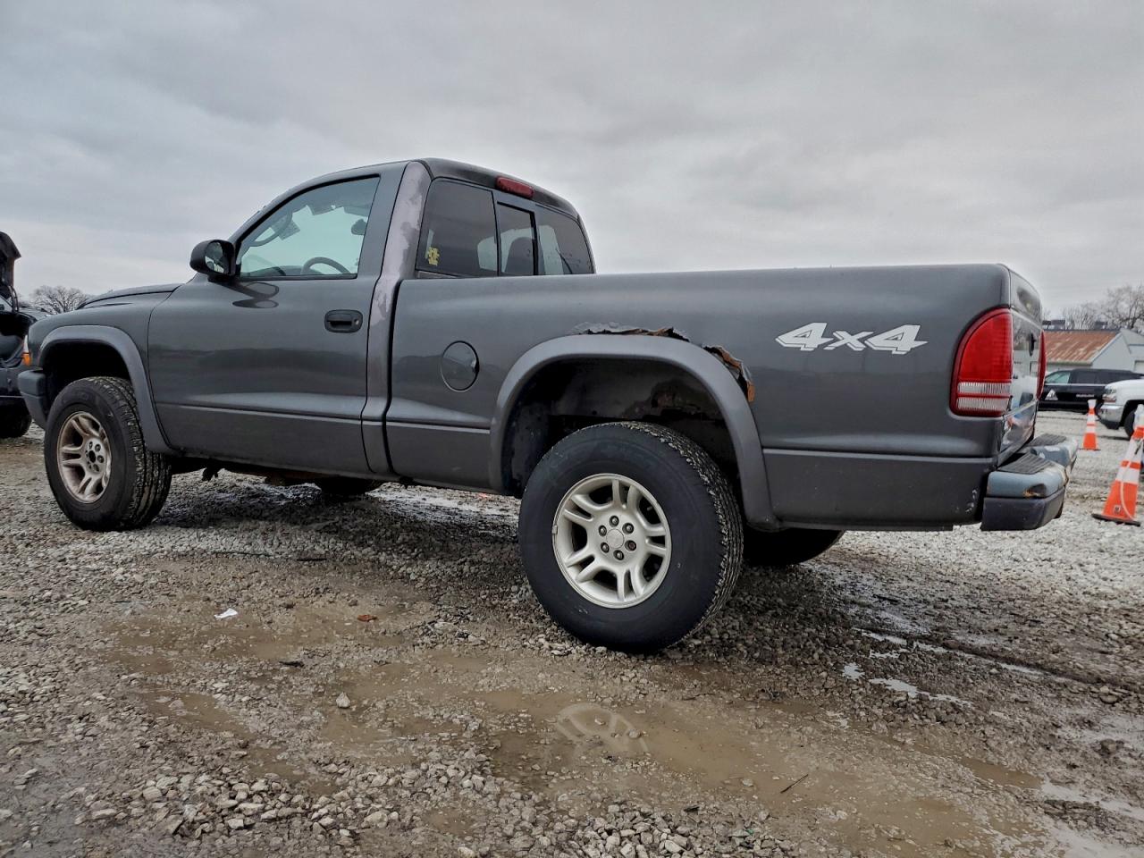 2003 DODGE DAKOTA SXT photo 2