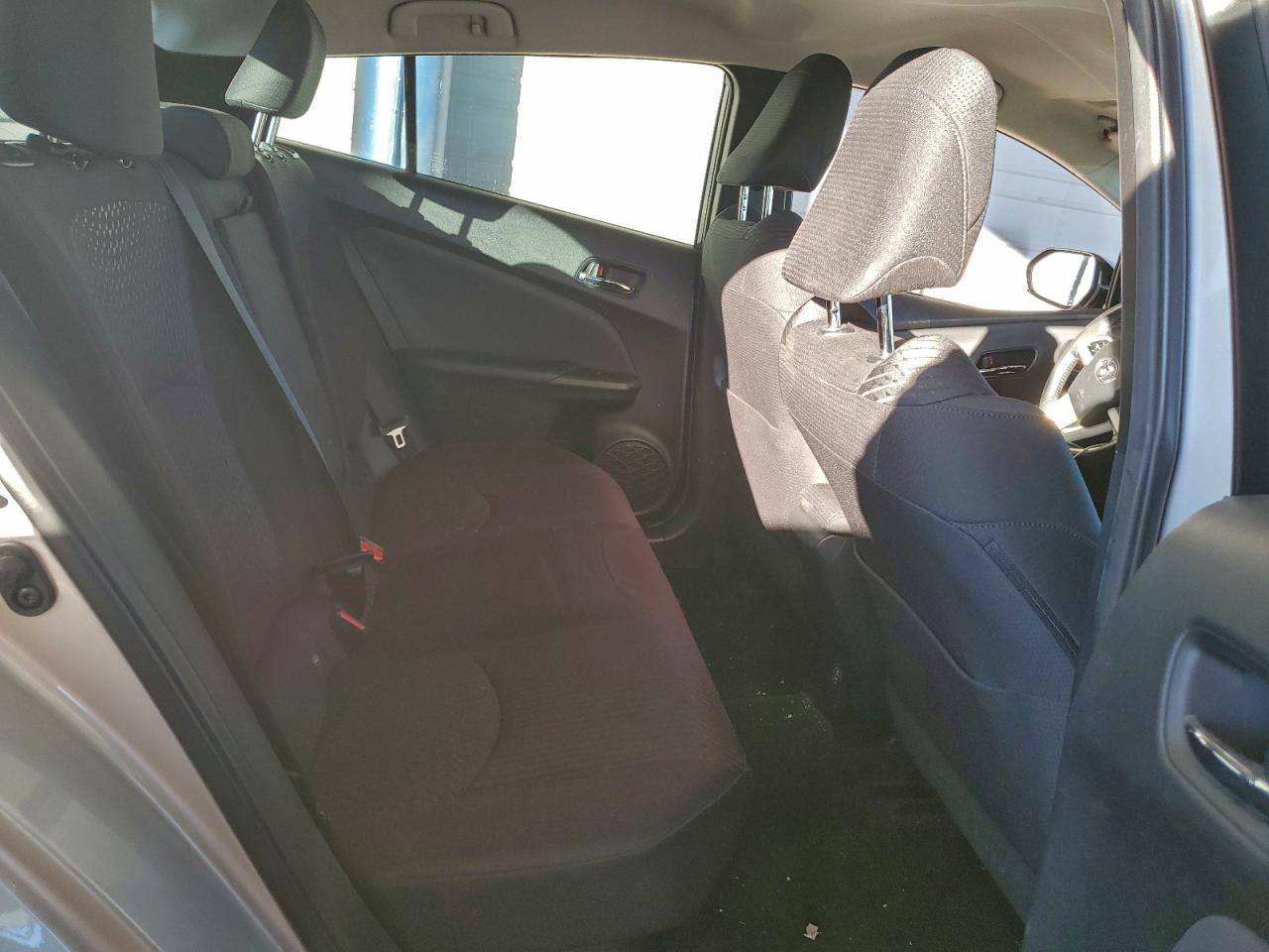 2016 TOYOTA PRIUS photo 10