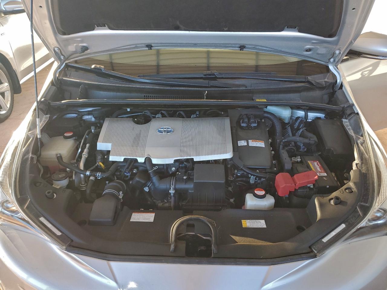 2016 TOYOTA PRIUS photo 11