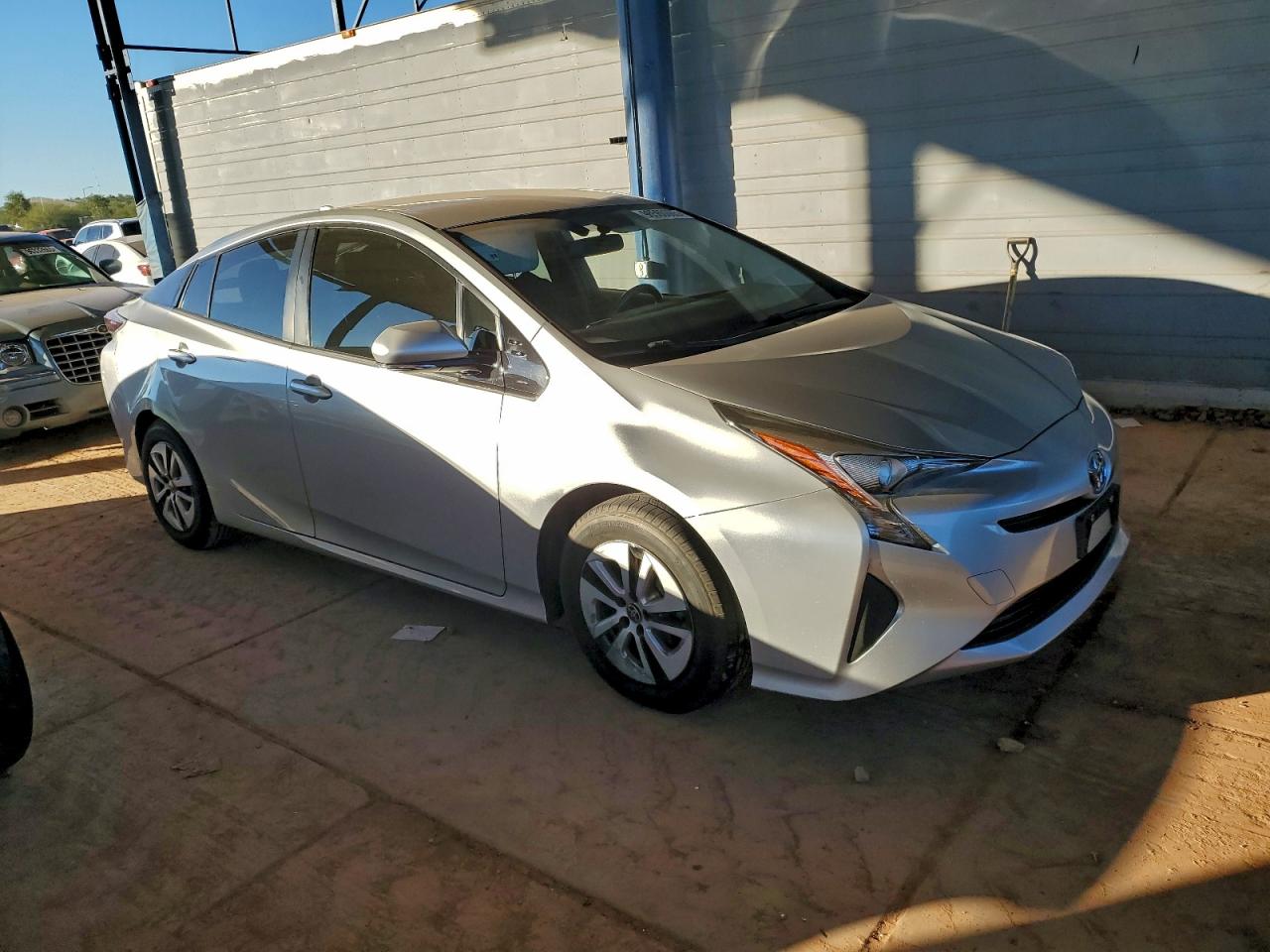 2016 TOYOTA PRIUS photo 4